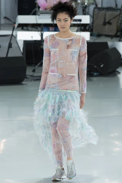 Look 48